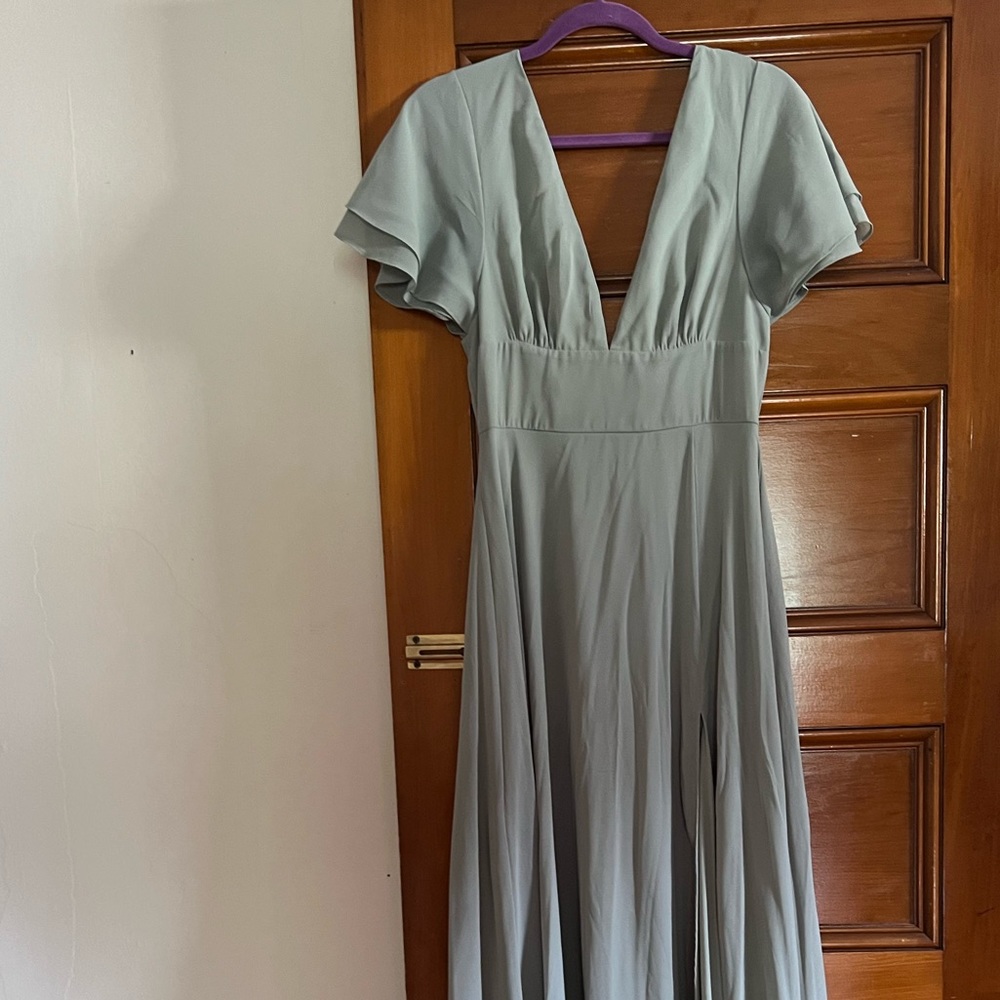 SAGE GREEN Lulu’s flutter sleeve lined maxi dress, size medium, only worn once - Picture 1 of 8